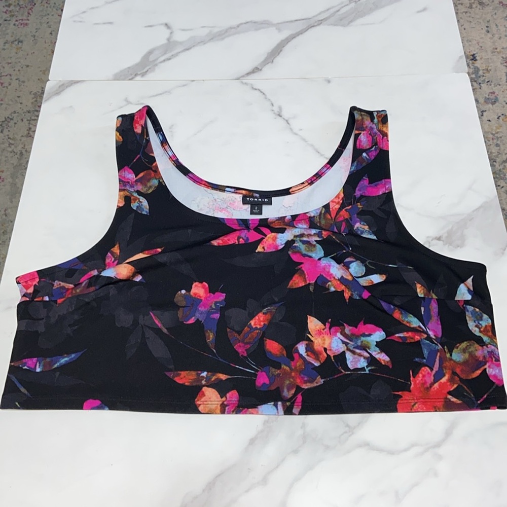 Torrid size 2 (US size 2X) Crop Tank Top Floral Print